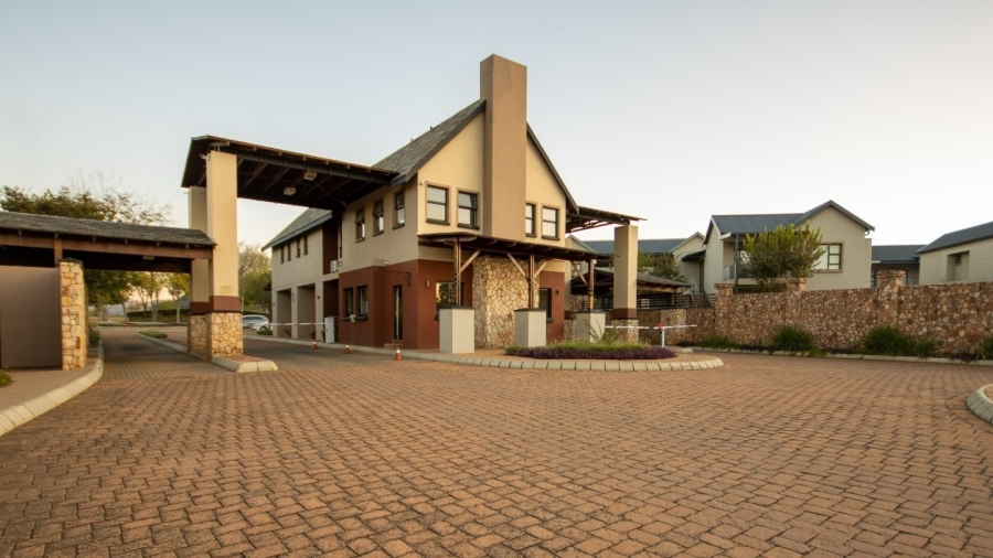 2 Bedroom Property for Sale in Redstone Private Country Estate North West